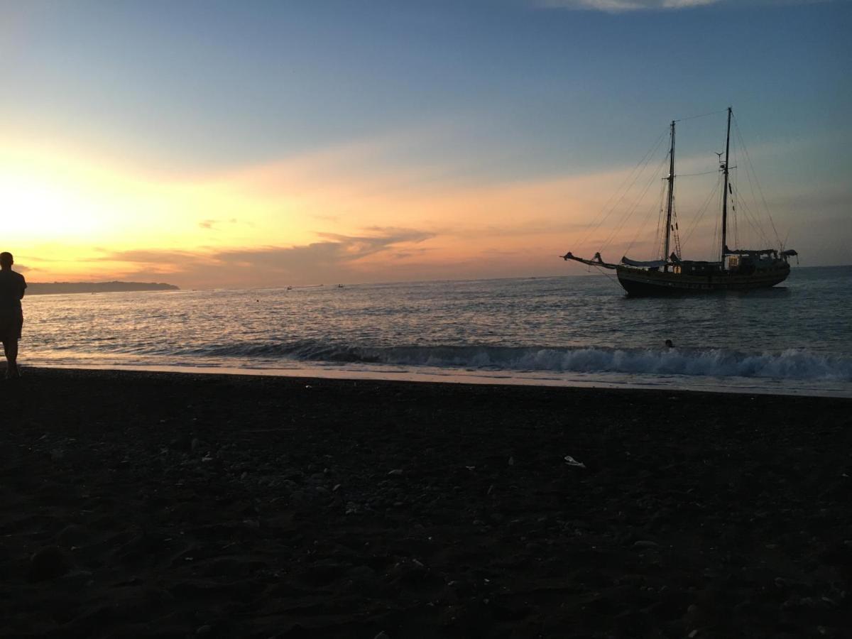 Amed Sunset Beach Extérieur photo